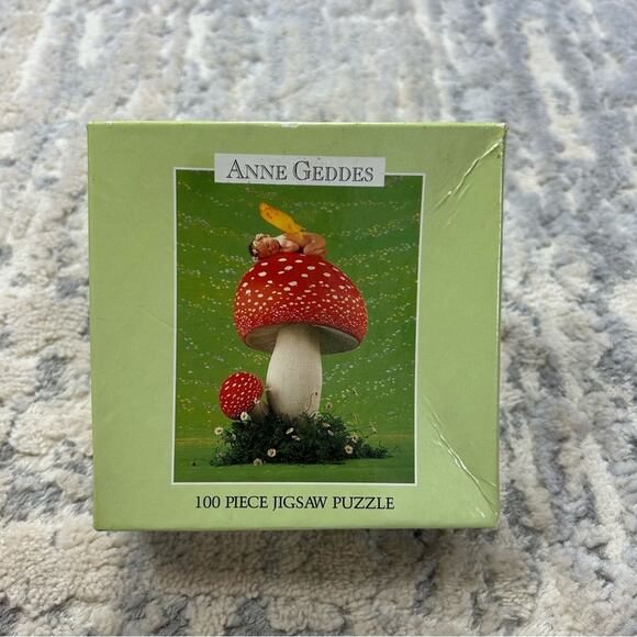 1997 Vintage Anne Geddes 100 Piece Jigsaw Puzzle Sleeping Baby On Mushroom - Picture 1 of 4